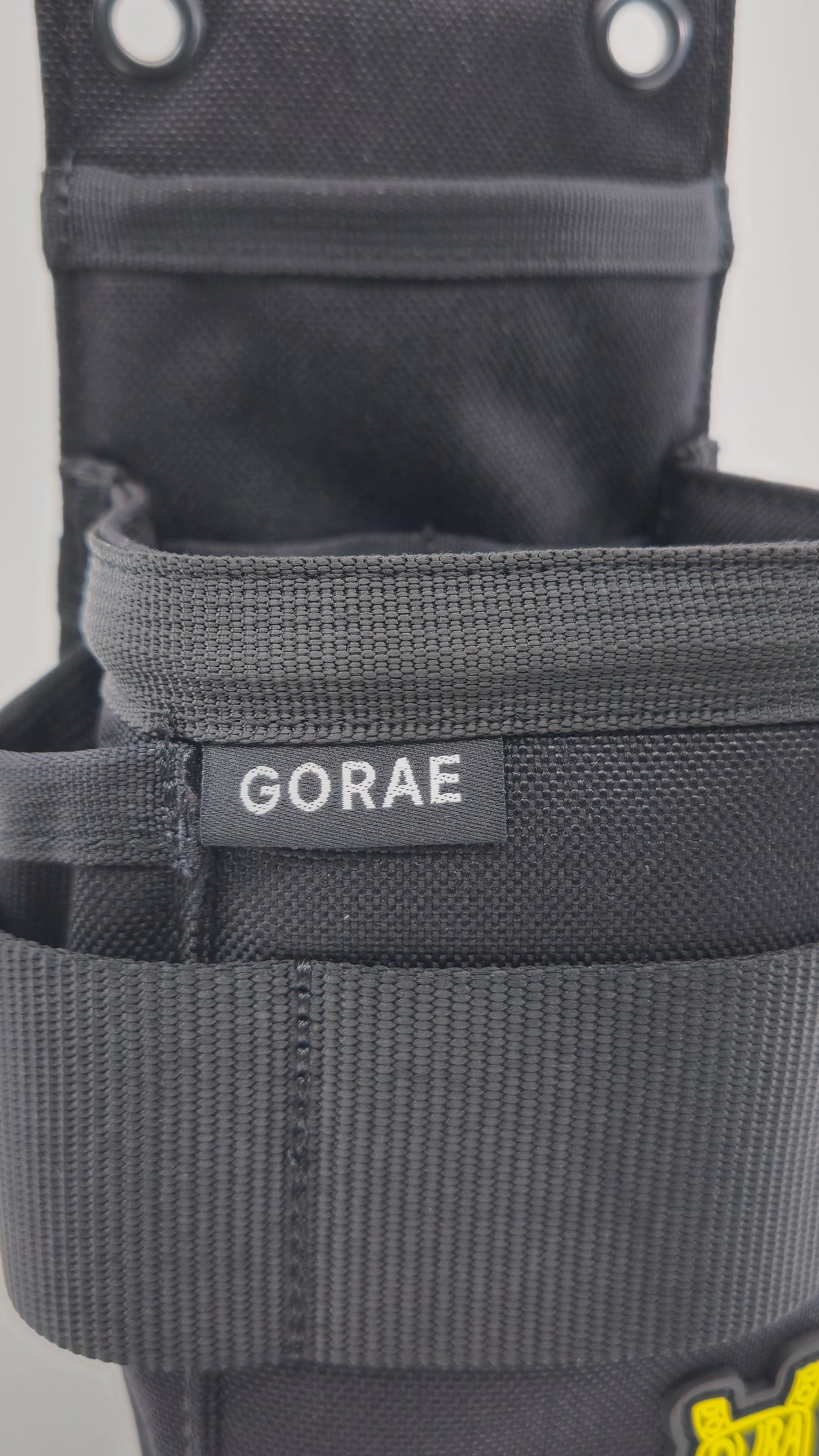 DURAWORK GORAE Pouch (10cm x 23cm) offering optimized storage for tools and accessories for professionals worldwide.