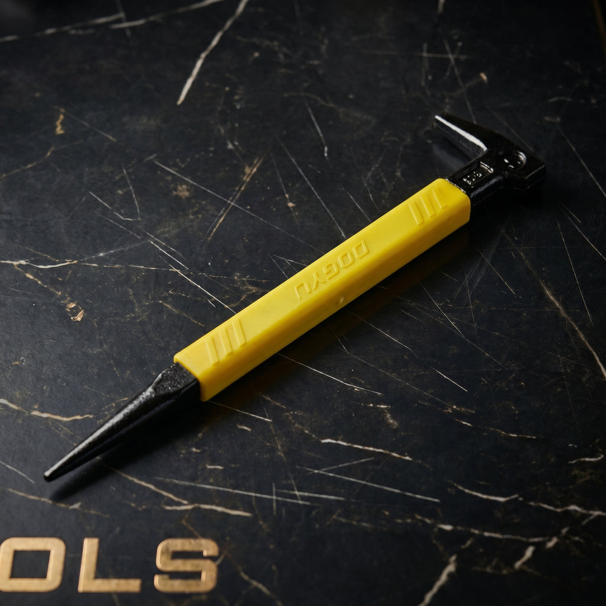 Dogyu Nail Punch with Grip 185mm