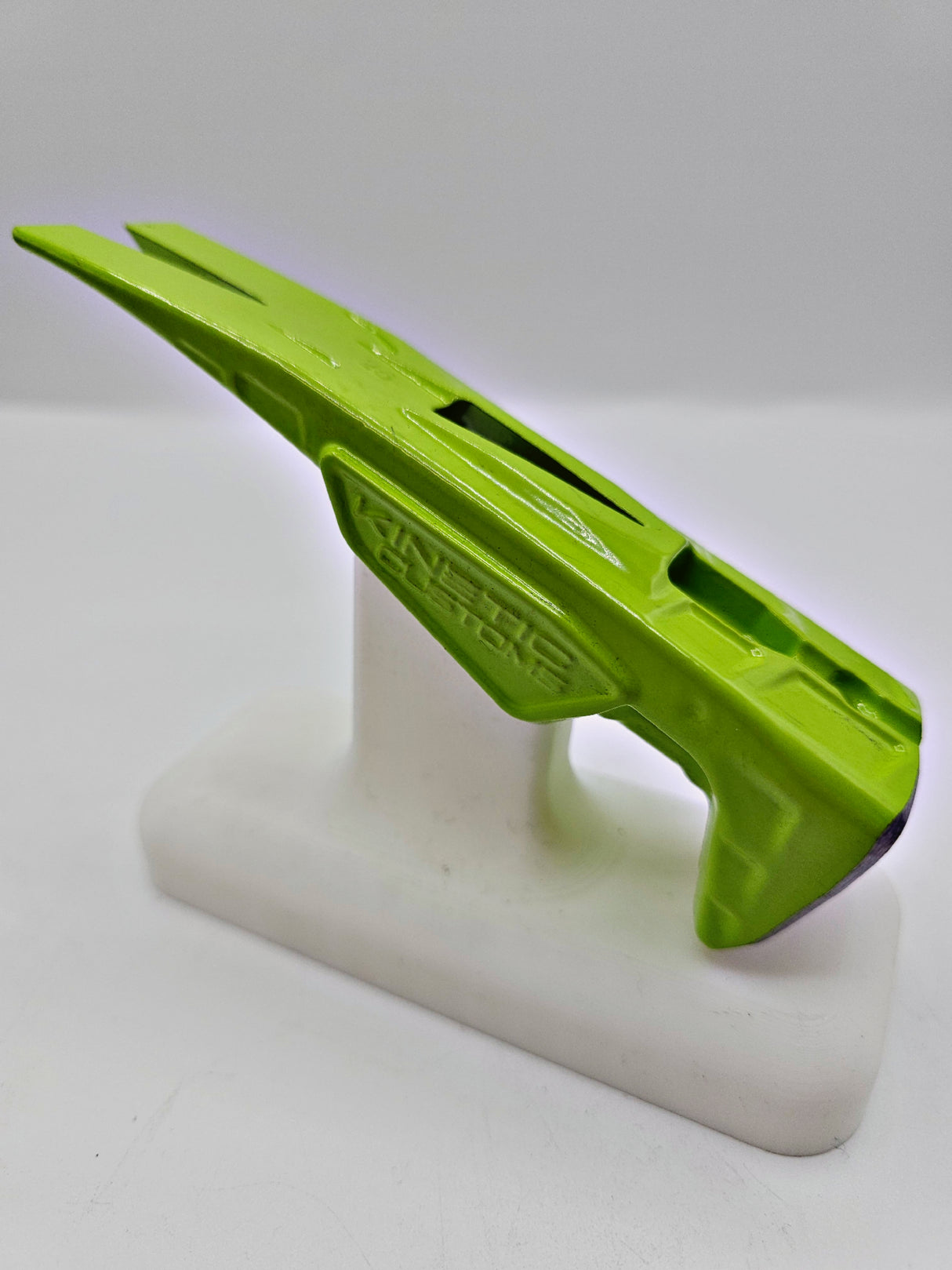 Cabezas Nighthawk de Kinetic Customs