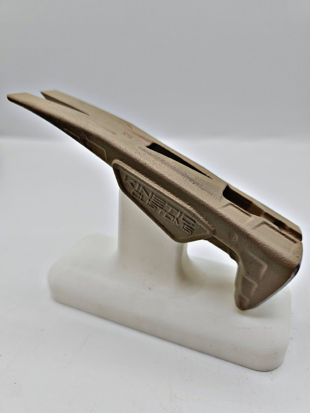 Cabezas Nighthawk de Kinetic Customs