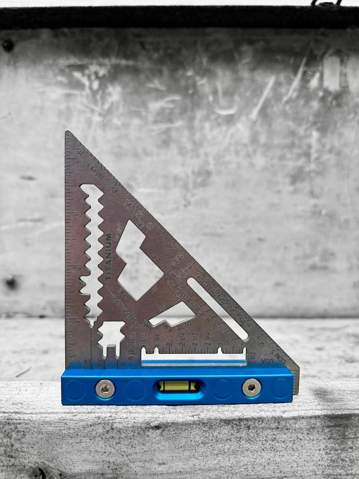 Martinez LevelLine Titanium Micro Square Metric