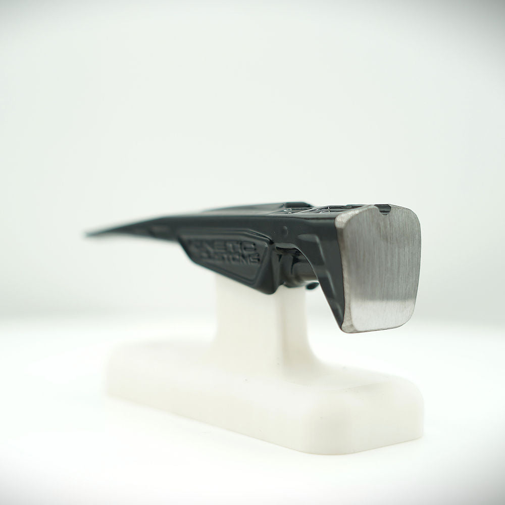 Cabezas Nighthawk de Kinetic Customs