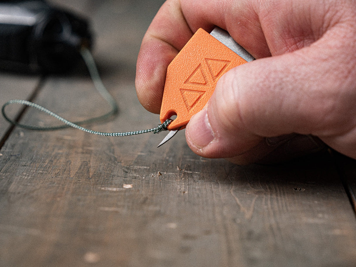 Akribis Line Anchor | Retractable Pin End Hook for Solo Layouts | Signature Tools