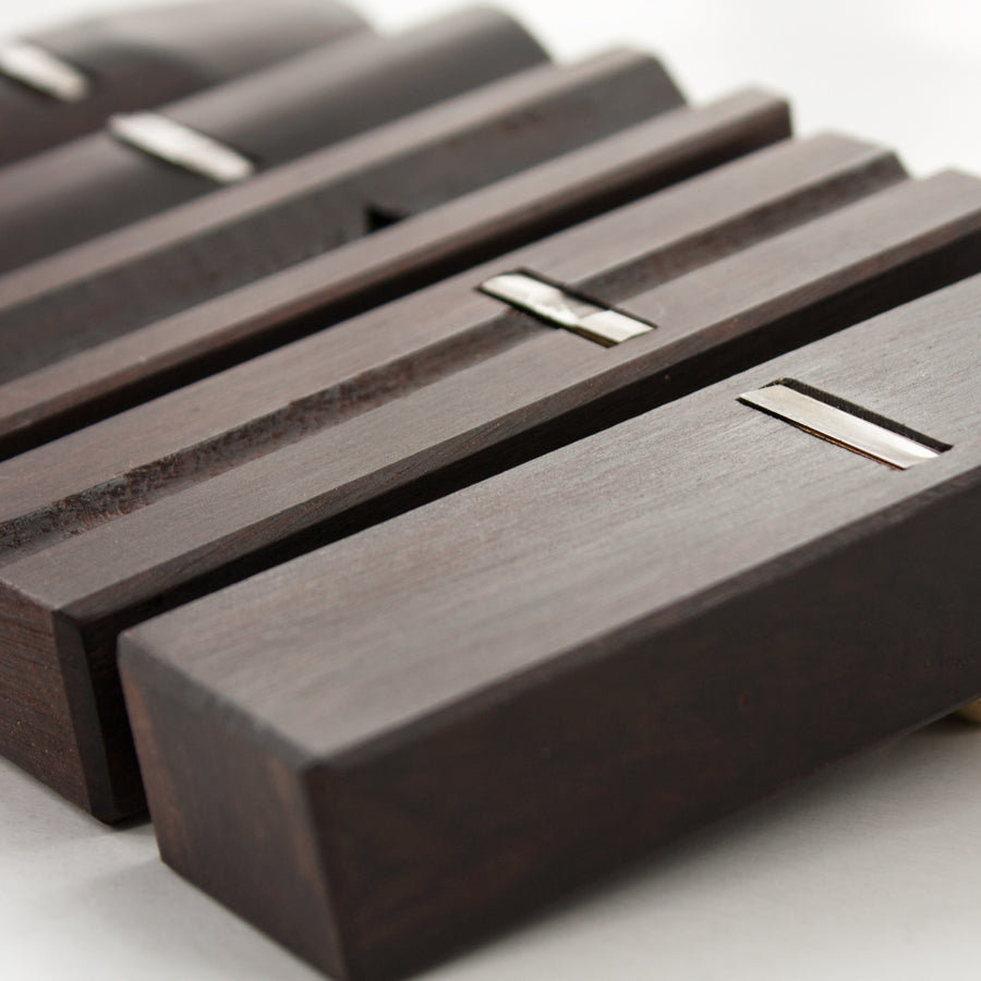 Cepillo de mano Kakuri Mini Ébano No4 R18 Cóncavo