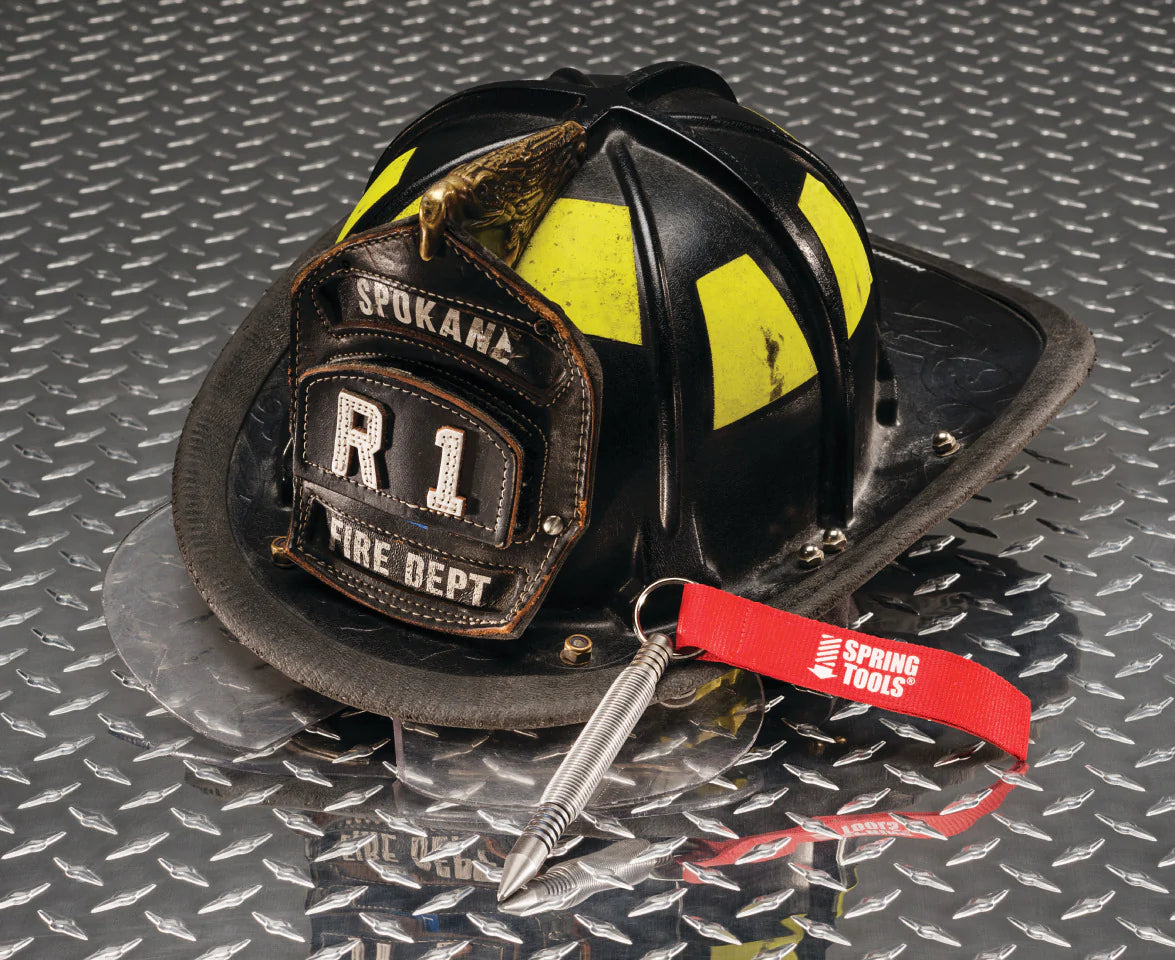 Signature Tools offers the emergency rescue tool with lanyard FR1116 from Spring Tools now. This rescue tool is ideal for first responders and anyone who need to gain access through automotive glass. You may save someone's or your life in critical moments because of this.