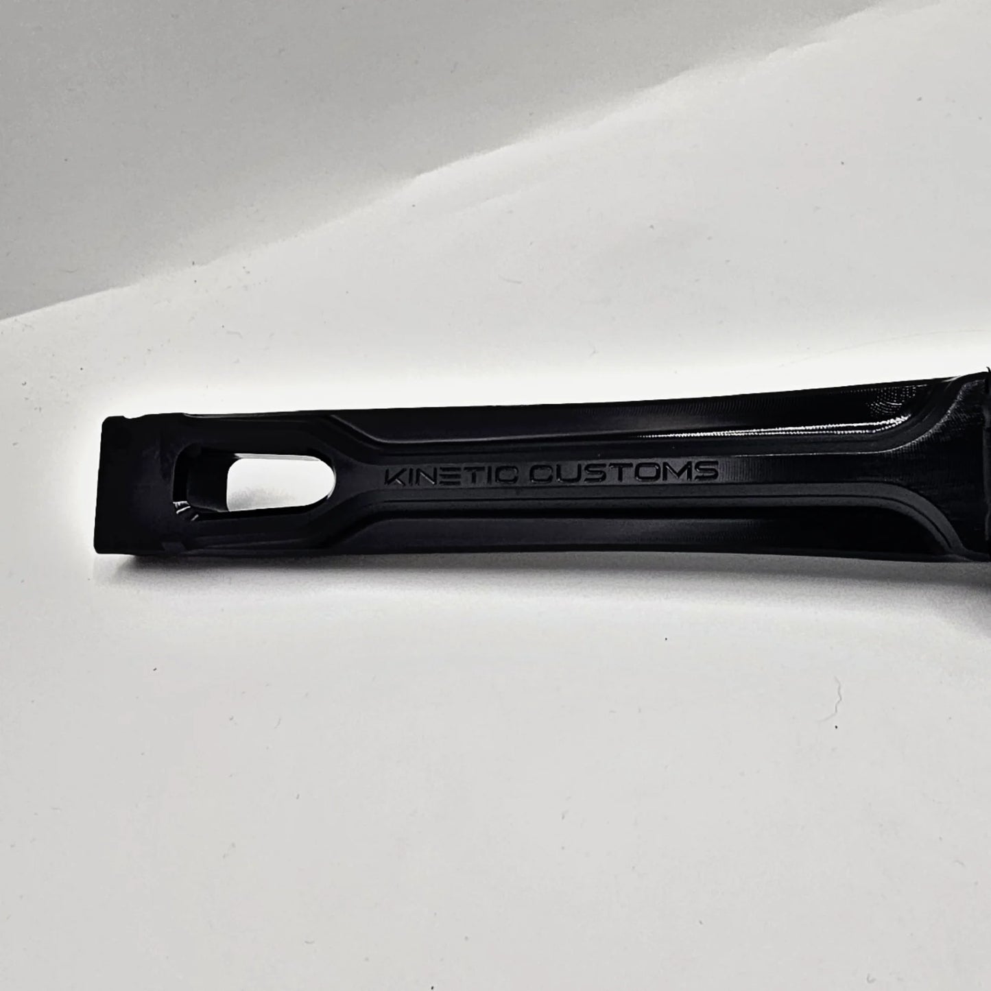 Kinetic Customs The Raptor Mango de aluminio únicamente