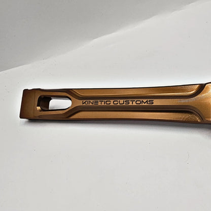 Kinetic Customs The Raptor Mango de aluminio únicamente