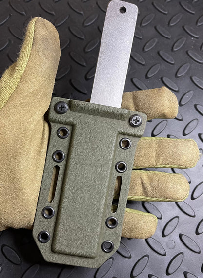 Rogan MUTT EOD con funda de Kydex