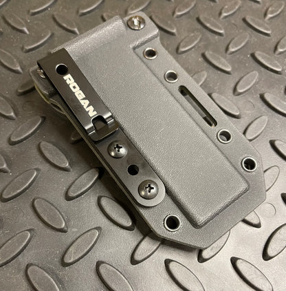 Rogan MUTT EOD con funda de Kydex